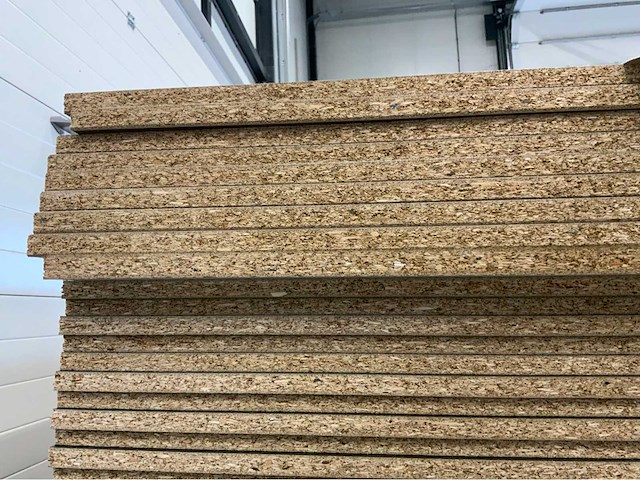 Decoratie spaanplaat ca. 25 m3 - afbeelding 21 van  22