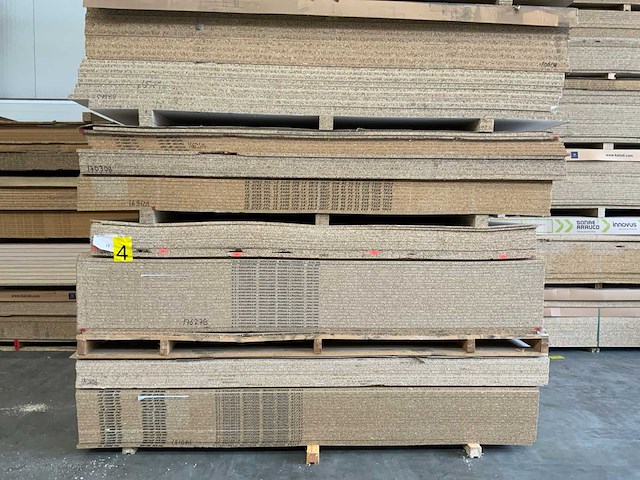 Decoratie spaanplaat ca. 25m3 - afbeelding 6 van  17