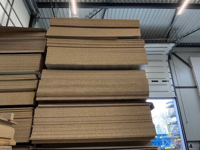 Decoratie spaanplaat ca. 25m3 - afbeelding 13 van  17