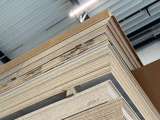 Decoratie spaanplaat ca. 25m3 - afbeelding 15 van  17