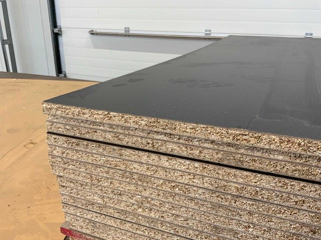 Decoratie spaanplaat ca. 26m3 - afbeelding 15 van  20