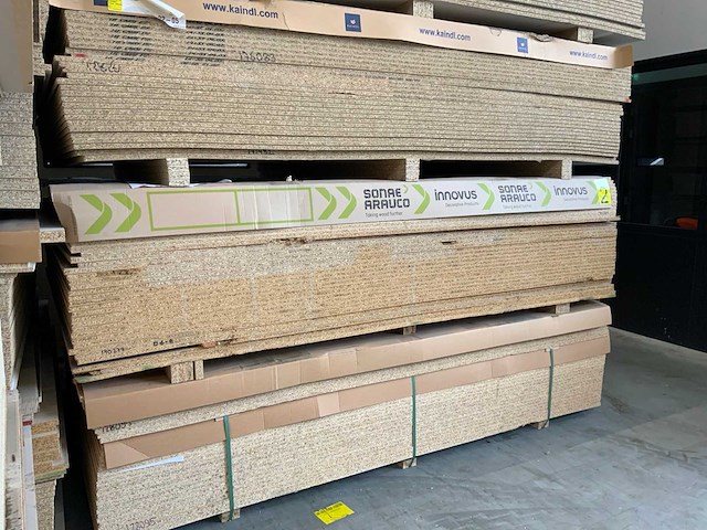 Decoratie spaanplaat ca. 26m3 - afbeelding 12 van  16