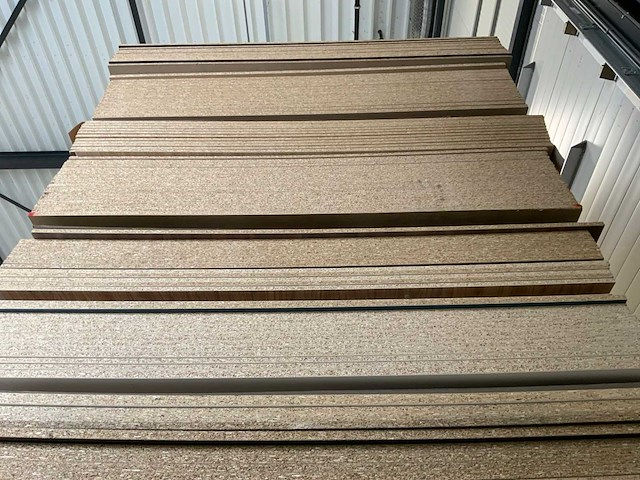 Decoratie spaanplaat ca. 26m3 - afbeelding 11 van  21