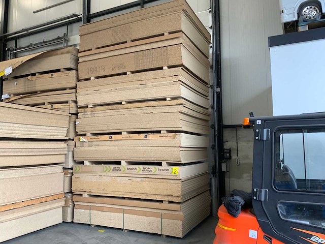 Decoratie spaanplaat ca. 26m3 - afbeelding 9 van  21