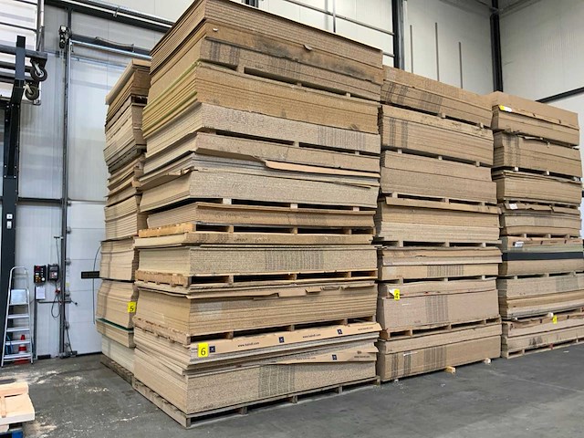 Decoratie spaanplaat ca. 27m3 - afbeelding 1 van  15