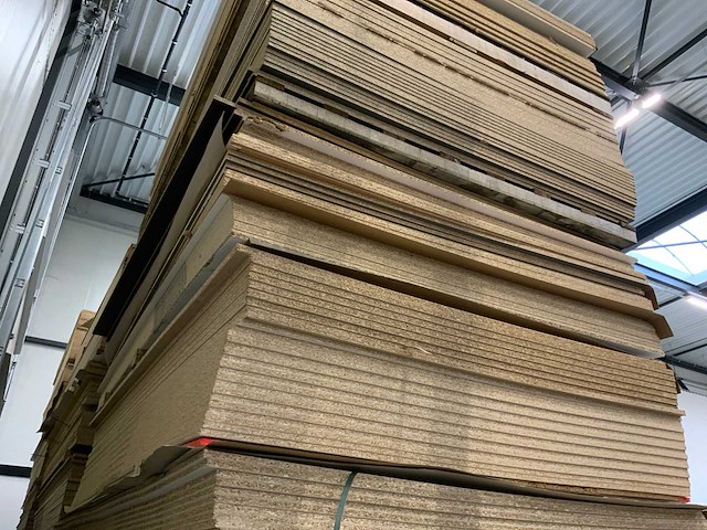 Decoratie spaanplaat ca. 27m3 - afbeelding 6 van  16