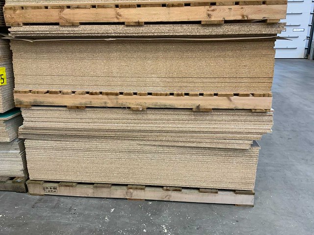 Decoratie spaanplaat ca. 27m3 - afbeelding 6 van  16