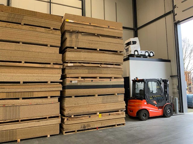 Decoratie spaanplaat ca. 28m3 - afbeelding 1 van  17