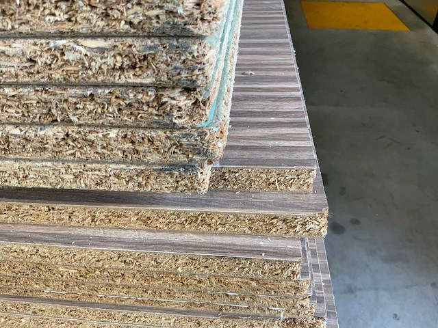 Decoratie spaanplaat ca. 28m3 - afbeelding 15 van  17