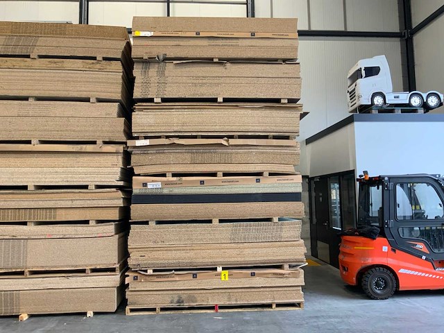 Decoratie spaanplaat ca. 28m3 - afbeelding 9 van  15
