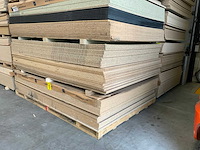 Decoratie spaanplaat ca. 28m3 - afbeelding 12 van  17