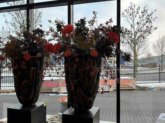Decoratie zuil met pot met kunstbloemen (2x) - afbeelding 2 van  8