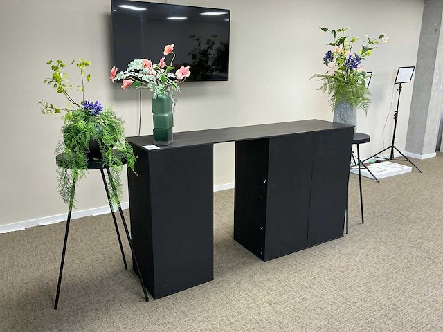 Decoratie, zuilen en spiegel - afbeelding 2 van  7