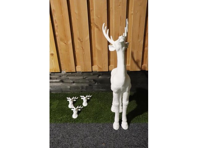 Decoratief beeld van een hert - 43x26x102cm incl. 3x hertenkoppen - afbeelding 4 van  4