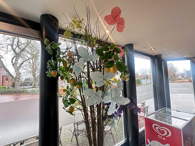 Decoratief bloemstuk 240 cm hoog - afbeelding 2 van  4