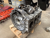 Decoratief motorblok porsche, 992 gt3, bouwjaar 2024 - afbeelding 1 van  8