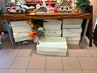 Decoratiemateriaal met displaytafel - afbeelding 3 van  10