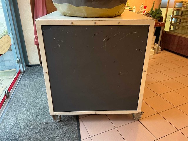 Decoratiemateriaal met displaytafel - afbeelding 9 van  10