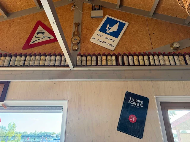 Decoratiemateriaal w.o. scheepsklokken, verkeersborden (10x) - afbeelding 1 van  5