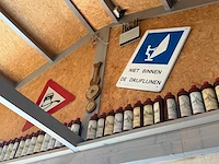 Decoratiemateriaal w.o. scheepsklokken, verkeersborden (10x) - afbeelding 3 van  5