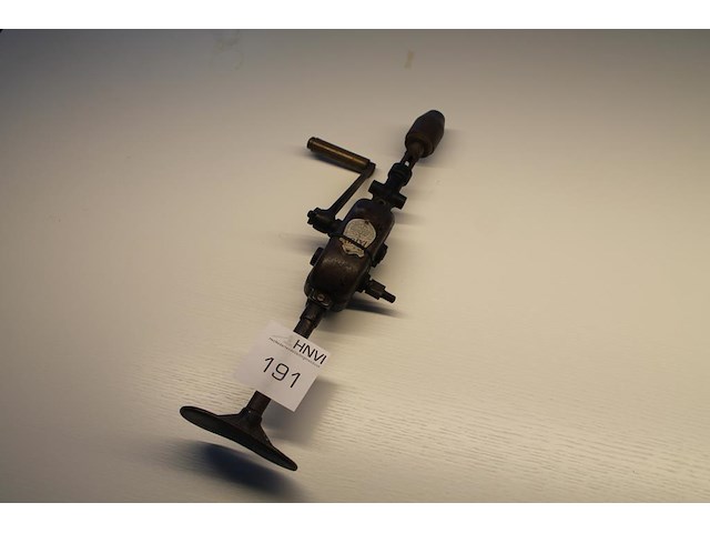 Decoratieve antieke manuele boor ixion. - afbeelding 1 van  3