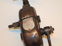 Decoratieve antieke manuele boor ixion. - afbeelding 3 van  3