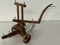 Decoratieve antieke/ambachtelijke miniatuur ploeg - afbeelding 5 van  9