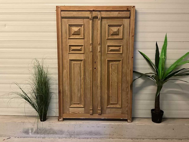 Decoratieve houten scheidingswand "deur" - afbeelding 7 van  10