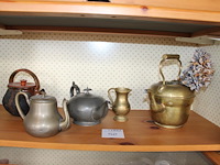 Decoratieve kannen w.o. koper en zink. - afbeelding 1 van  4