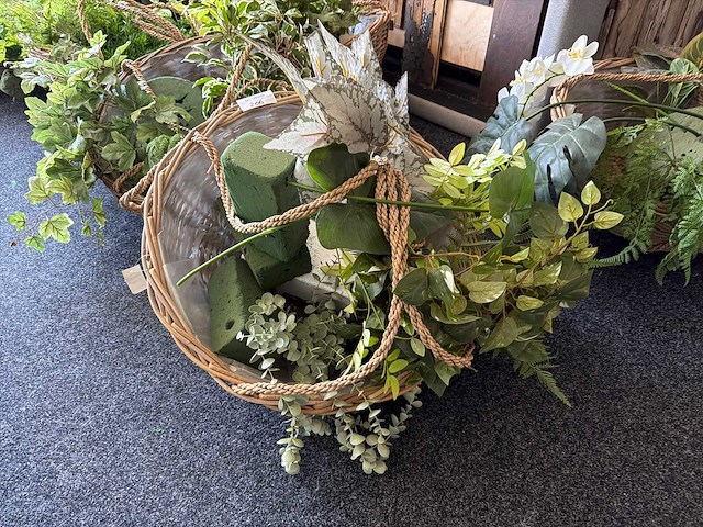 Decoratieve kunst planten in mand (8x) - afbeelding 1 van  4