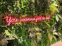 Decoratieve kunstplantenwand met neon - afbeelding 3 van  4