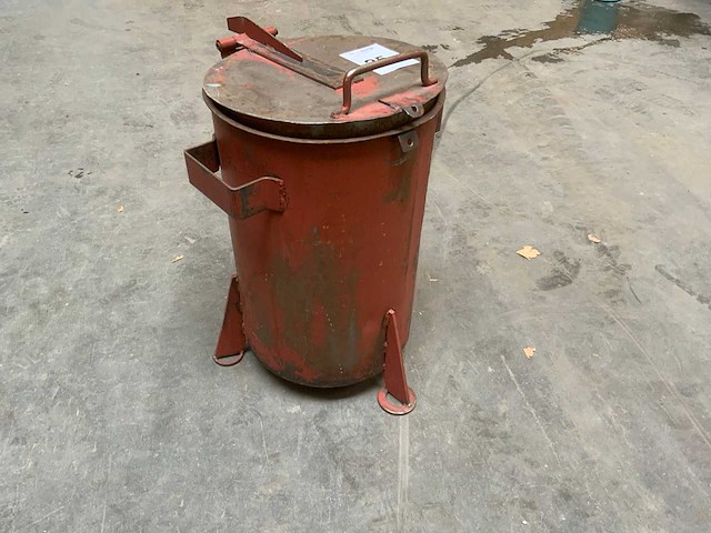 Decoratieve stalen bak - afbeelding 1 van  4