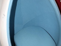 Decoratieve stoel in egg look. hoogte 135 cm en doorsnede circa 80 cm. - afbeelding 6 van  6