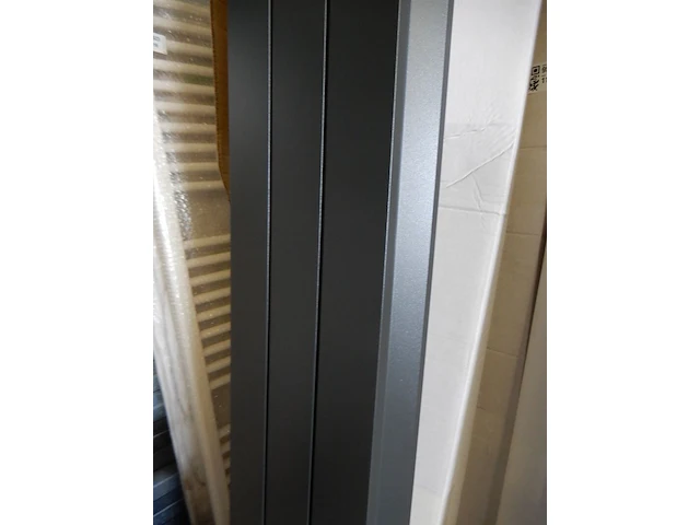 Decorradiator, thermrad, alustyle, antraciet, 1833x240 - afbeelding 3 van  3