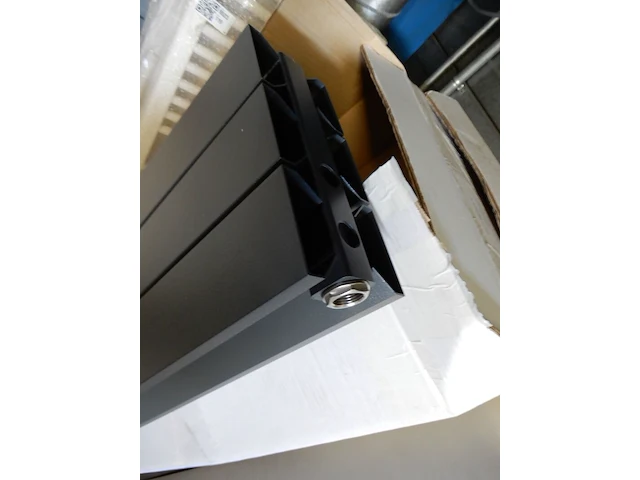 Decorradiator, thermrad, alustyle, antraciet, 1833x240 - afbeelding 3 van  3