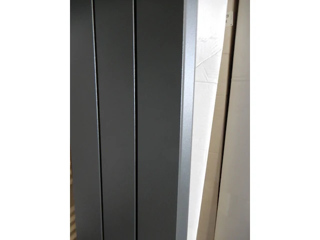 Decorradiator, thermrad, alustyle, antraciet, 2033x320 - afbeelding 1 van  5