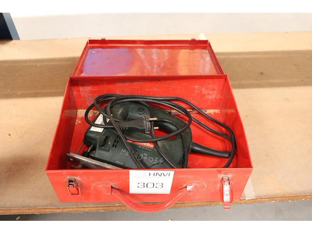 Decoupeerzaag metabo st50 in metalen kist. - afbeelding 1 van  2