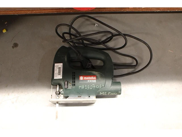Decoupeerzaag metabo st50 in metalen kist. - afbeelding 2 van  2