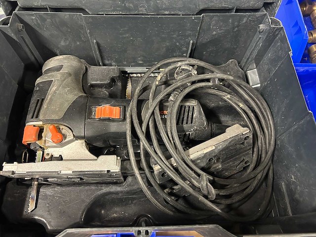 Decoupeerzaag, omvormer, vacuumheffer - afbeelding 5 van  9