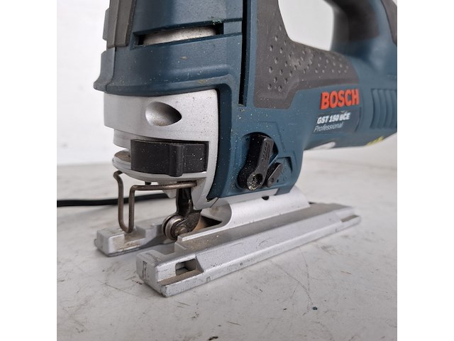 Decoupeerzaagmachine 230v bosch, gst 150 bce, bouwjaar 2013 - afbeelding 4 van  6