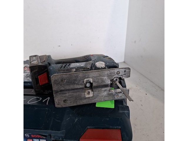 Decoupeerzaagmachine accu 18v-li bosch, gst 18v-li, bouwjaar 2020 - afbeelding 8 van  8