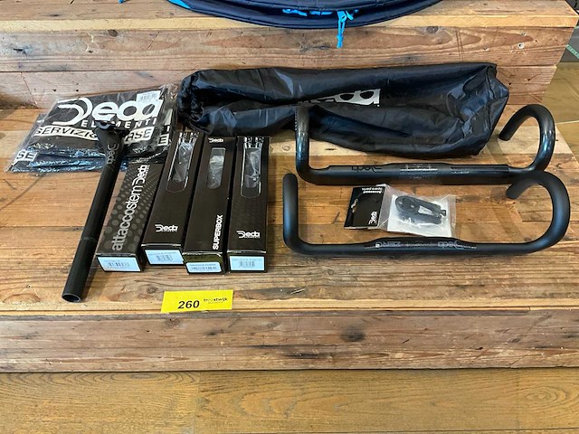 Deda diverse fietsonderdelen - afbeelding 1 van  5