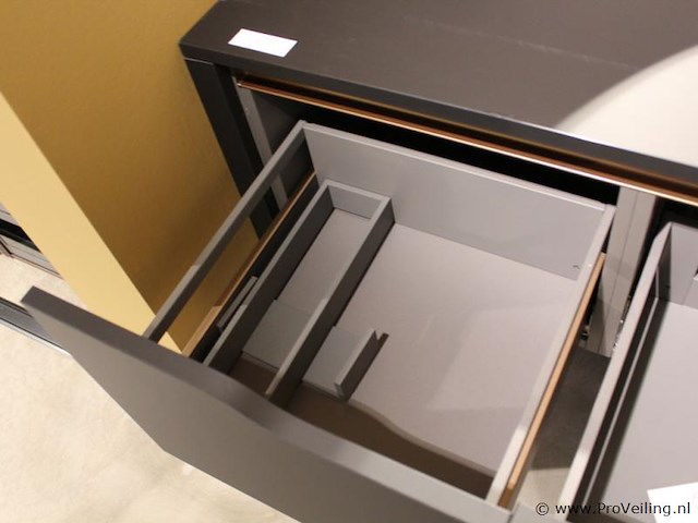 Deens design badkamermeubel - afbeelding 7 van  11