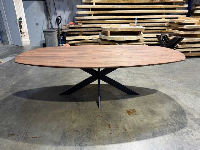 Deens ovaal eiken eetkamertafel 240cm. - afbeelding 1 van  3