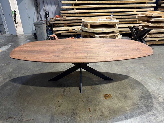 Deens ovaal eiken eetkamertafel 240cm. - afbeelding 2 van  3