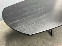 Deens ovaal eiken eetkamertafel zwart gelakt met onderstel - afbeelding 6 van  7