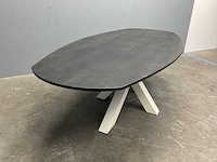 Deens ovaal eiken zwart gelakte eetkamertafel 220x110x76 cm met onderstel spin - afbeelding 4 van  4