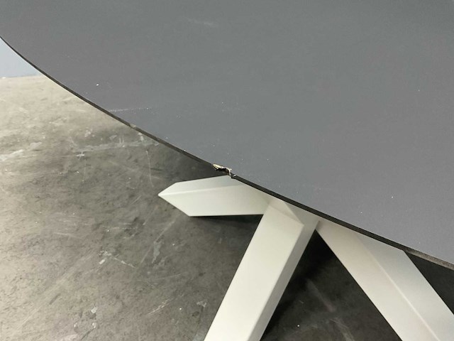 Deens ovaal zwart gelakte eetkamertafel 200 cm met onderstel spin - afbeelding 4 van  4