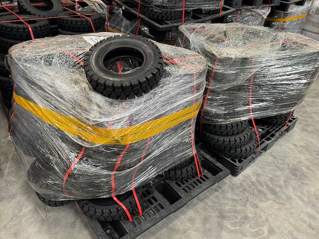 Deestone - d301 - 4.00-8 - heftruckbanden (80x) - afbeelding 2 van  5
