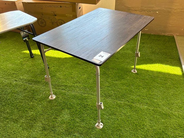 Defa kampeertafel - afbeelding 1 van  6